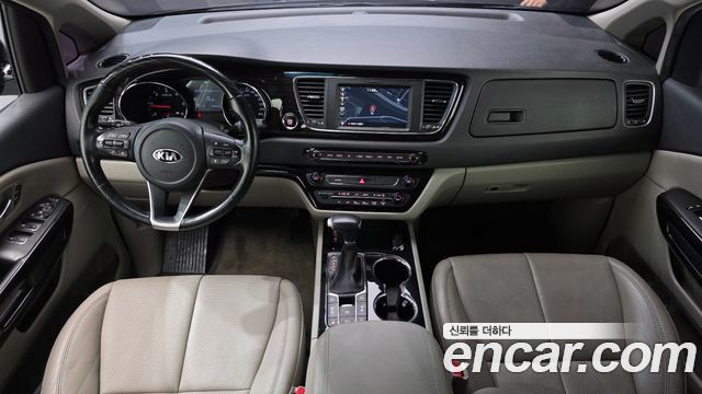Kia Canival 2019 — photo 7