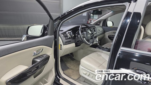 Kia Canival 2019 — photo 10