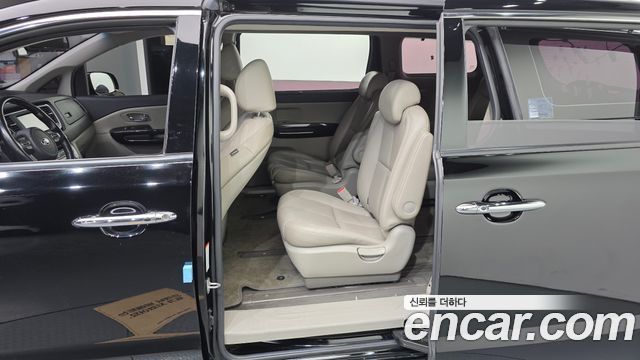Kia Canival 2019 — photo 11