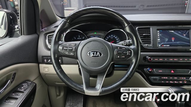 Kia Canival 2019 — photo 13