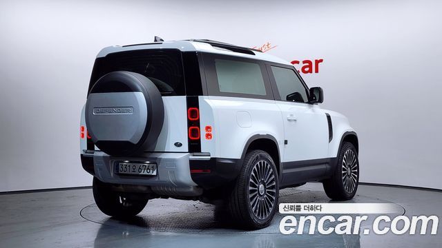 Land Rover Defender 2022 — photo 2
