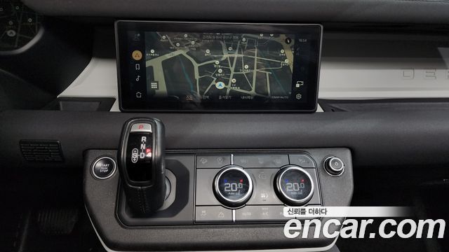 Land Rover Defender 2022 — photo 14