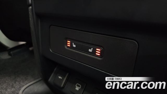 Land Rover Defender 2022 — photo 19