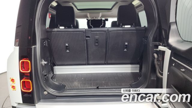 Land Rover Defender 2022 — photo 20