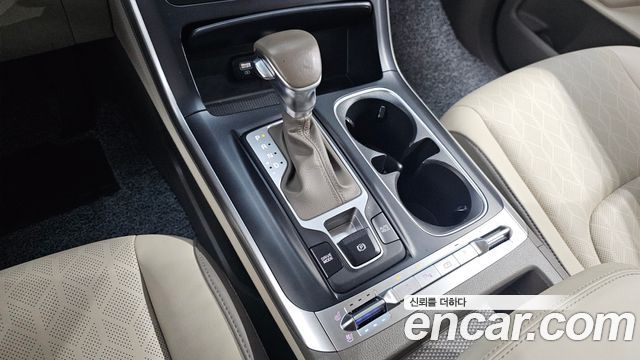 Kia Canival 2023 — photo 9