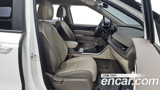 Kia Canival 2023 — photo 10
