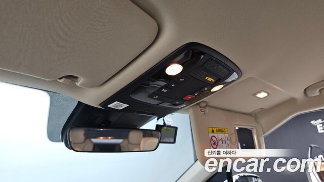Kia Canival 2023 — photo 16