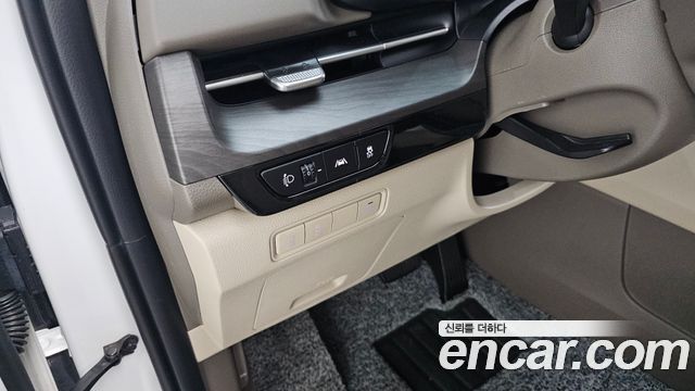 Kia Canival 2023 — photo 17