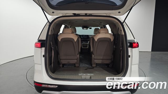 Kia Canival 2023 — photo 20