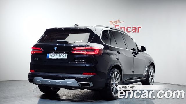 BMW X5 2021 — photo 2