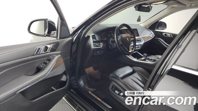 BMW X5 2021 — photo 10