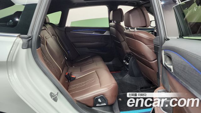 BMW Gran Turismo 2022 — photo 12
