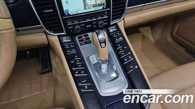 Porsche Panamera 2014 — photo 10