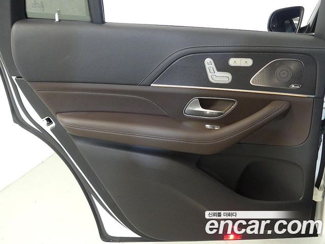 Mercedes-Benz GLS-Class 2022 — photo 16