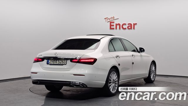Mercedes-Benz E-Class 2021 — photo 2