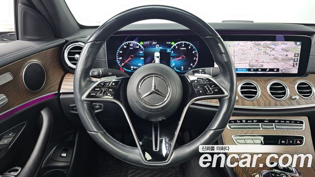 Mercedes-Benz E-Class 2021 — photo 13