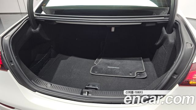 Mercedes-Benz E-Class 2021 — photo 20