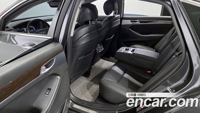 Genesis G80 2018 — photo 11