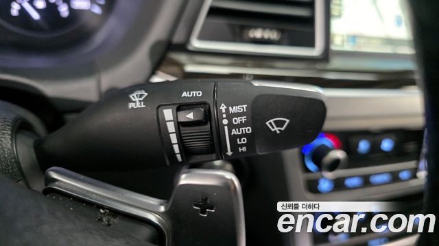 Genesis G80 2018 — photo 16