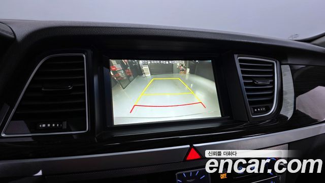 Genesis G80 2018 — photo 17