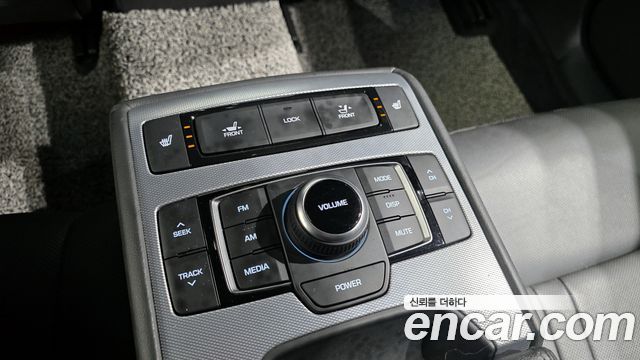 Genesis G80 2018 — photo 19