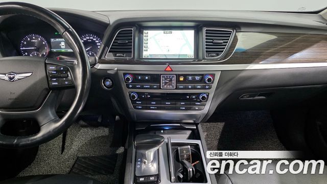 Genesis G80 2018 — photo 20