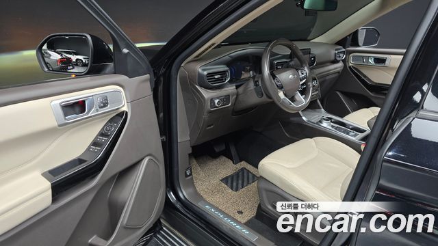 Ford Explorer 2022 — photo 11