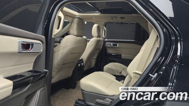 Ford Explorer 2022 — photo 12