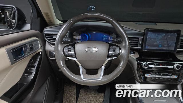 Ford Explorer 2022 — photo 13