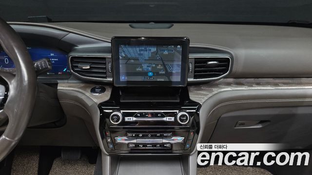 Ford Explorer 2022 — photo 15