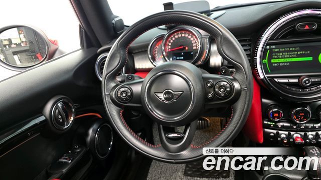 Mini Cooper 2019 — photo 13