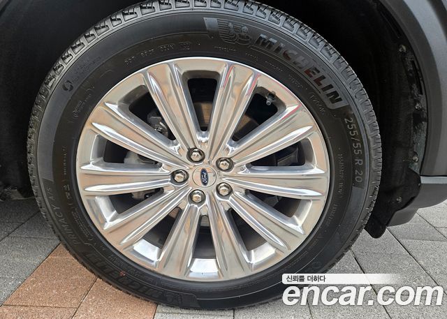 Ford Explorer 2021 — photo 9