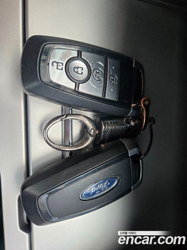 Ford Explorer 2021 — photo 20