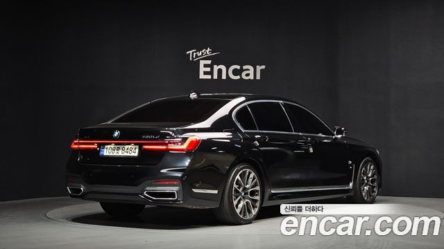 BMW 7-Series 2021 — photo 2