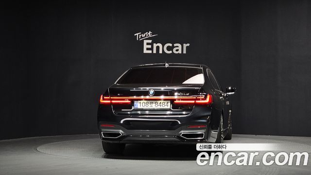 BMW 7-Series 2021 — photo 4