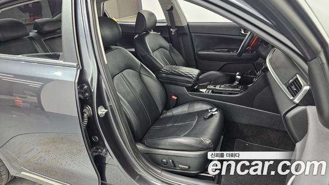 Kia K5 2019 — photo 11