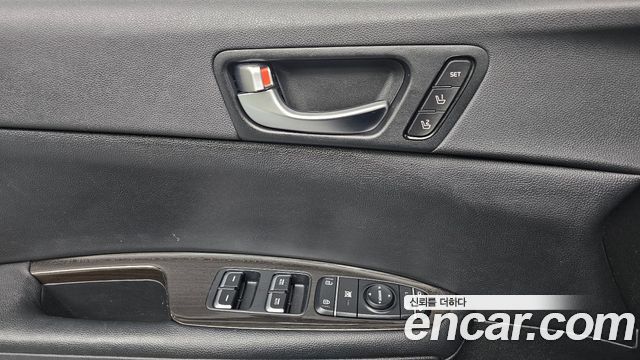Kia K5 2019 — photo 17