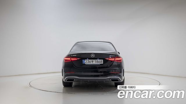 Mercedes-Benz C-Class 2023 — photo 4