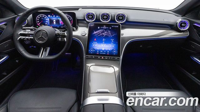 Mercedes-Benz C-Class 2023 — photo 10
