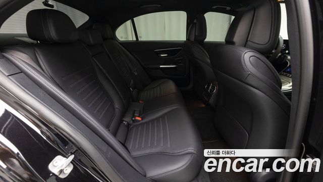 Mercedes-Benz C-Class 2023 — photo 13