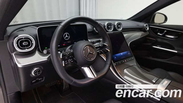 Mercedes-Benz C-Class 2023 — photo 17