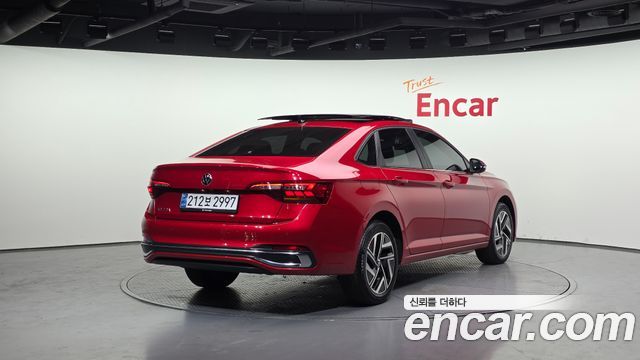 Volkswagen Jetta 2024 — photo 2