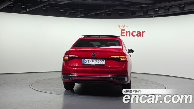 Volkswagen Jetta 2024 — photo 4