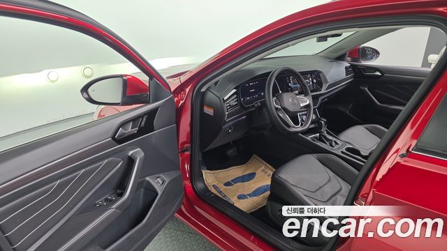 Volkswagen Jetta 2024 — photo 11