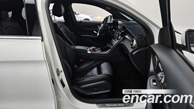 Mercedes-Benz GLC-Class 2019 — photo 11