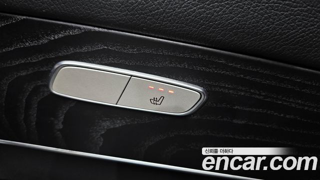 Mercedes-Benz GLC-Class 2019 — photo 18