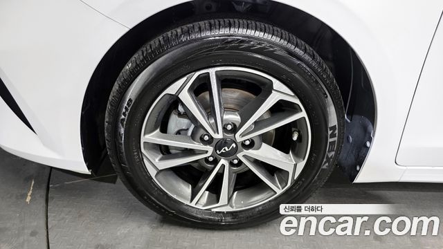 Kia K3 2023 — photo 5