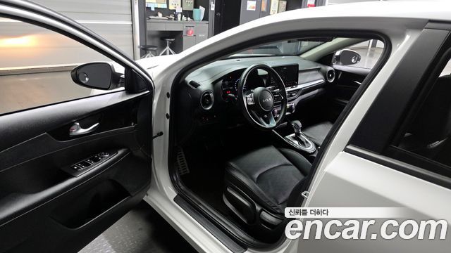 Kia K3 2023 — photo 10