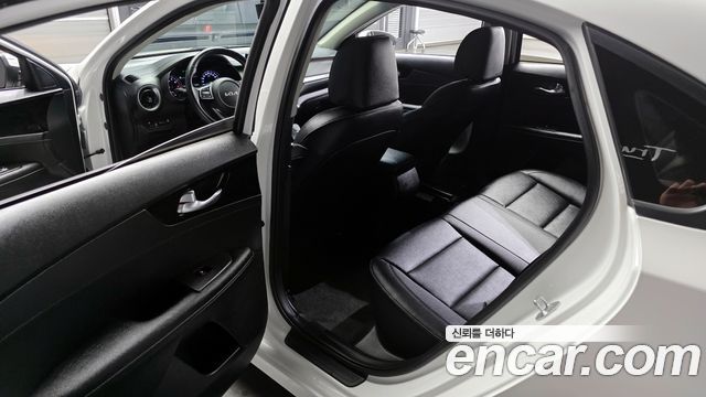 Kia K3 2023 — photo 11