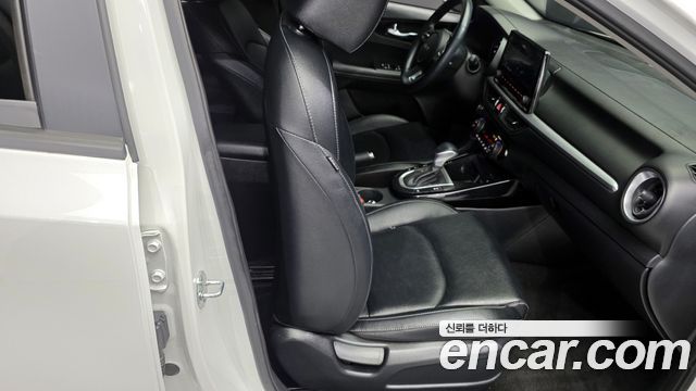 Kia K3 2023 — photo 12